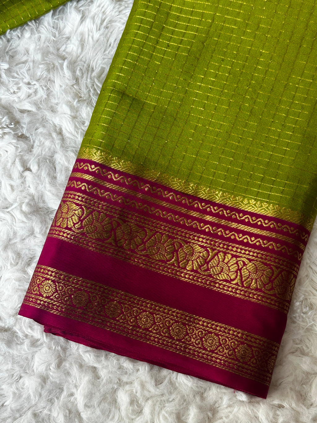 Parrot Green & Pink - 120 gsm - Mysore Crepe Saree